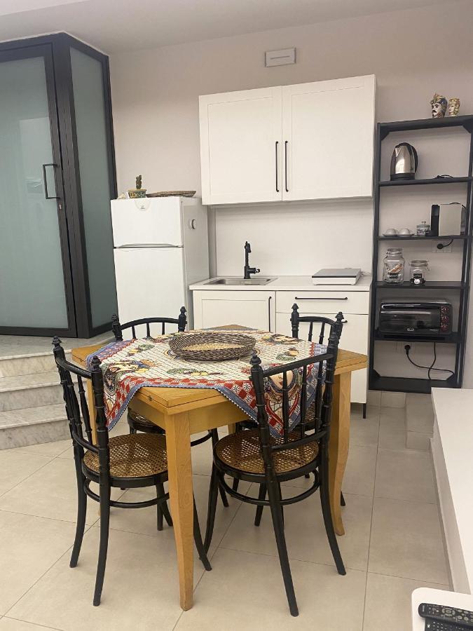 Emanuele Domus Apartment Aeroporto di Catania Fontana Rossa Esterno foto
