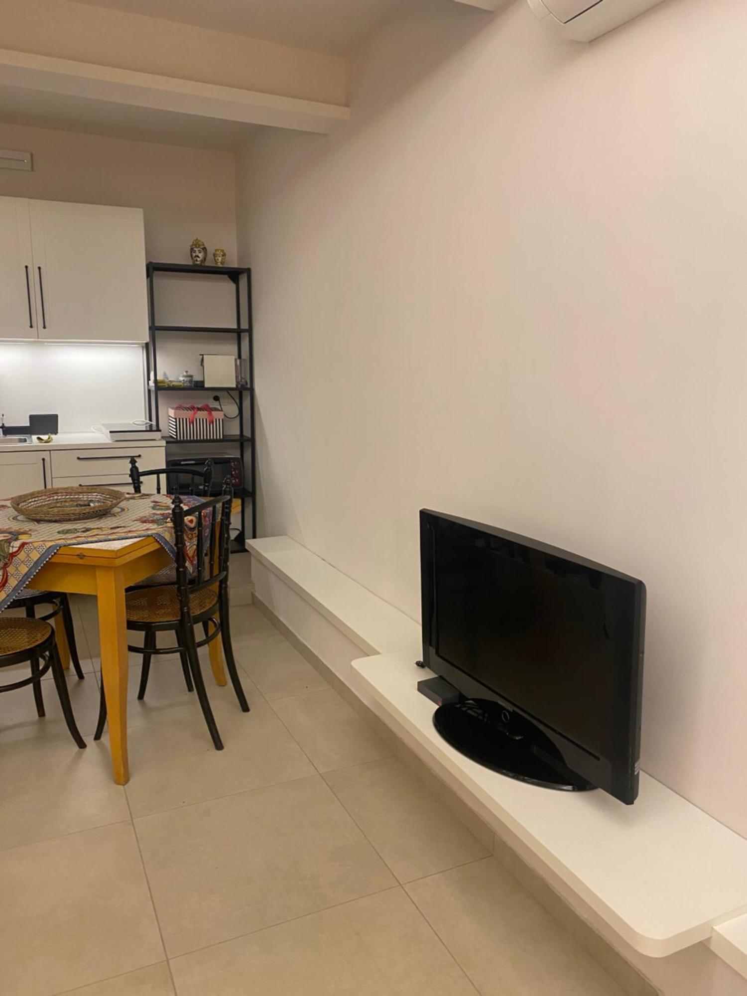 Emanuele Domus Apartment Aeroporto di Catania Fontana Rossa Esterno foto